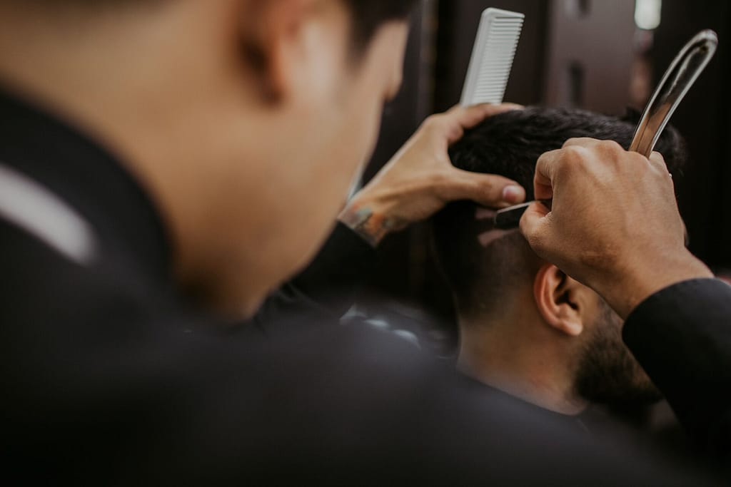 Bij stoelverhuur kapper heb je de mogelijkheden als salon eigenaar om meer diensten aan te bieden zonder de kosten van personeel.